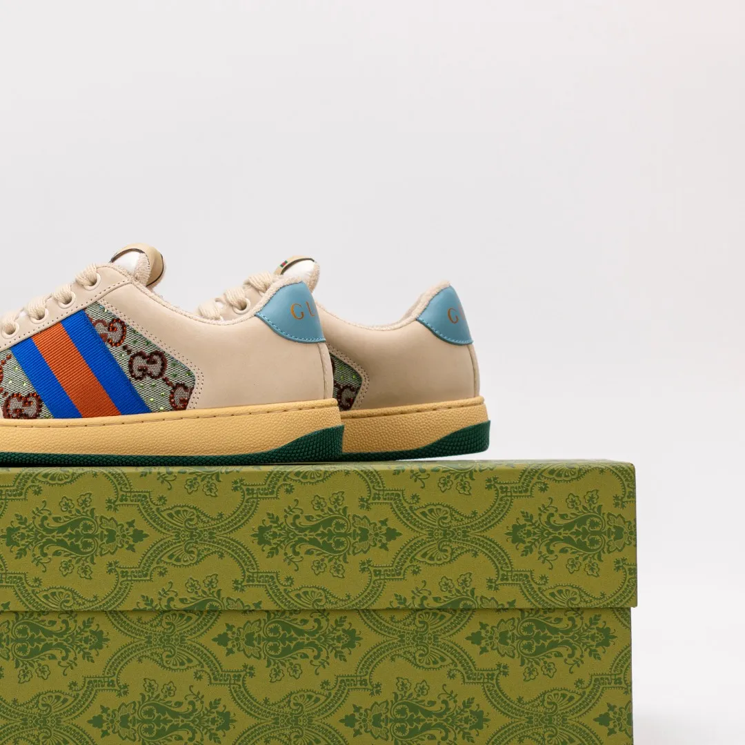Ex-factory price: RMB 300 [higher version] GUCCI casual sports distressed small dirty shoes, polished cowhide fabric, hand-made distressed effect!  Original terry cloth, delicate, soft, comfortable and breathable. Privately molded steel-stamped two-color original TPU outsole (lower layer is wider, upper layer is narrower) to differentiate the wrong version of the outsole in the market. Fabric, material, outsole, detail comparison SIZE: 34-41, 38-45 regular size (women's 34, 41, men's 38, 45 customized, non-returnable and non-exchangeable) (women's colors and men's models need to be customized)
